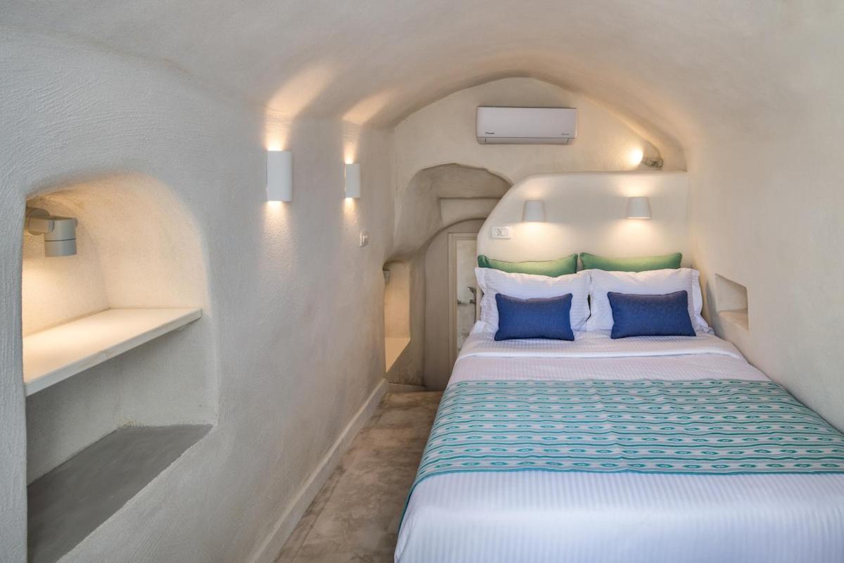 Gilbert'S Cave With Cave Jacuzzi Villa Megalochori  Ngoại thất bức ảnh
